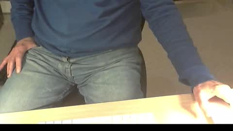 Snapshot of str8_dave chatting on 11.14.25 Dave online show from 11.14.25