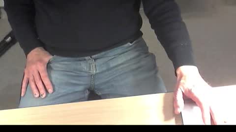 Snapshot of str8_dave chatting on 11.16.25 Dave online show from 11.16.25