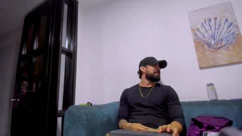 Snapshot of straight__friends chatting on 09.11.25 straight__friends online show from 09.11.25