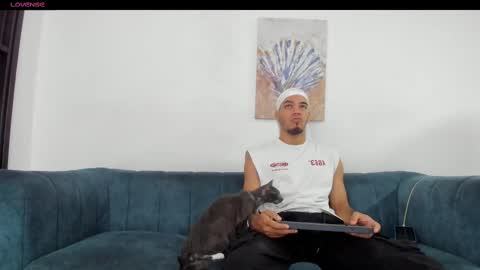 Snapshot of straight__friends chatting on 09.26.25 straight__friends online show from 09.26.25