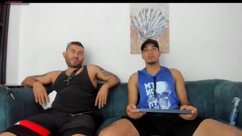 Snapshot of straight__friends chatting on 10.21.25 straight__friends online show from 10.21.25