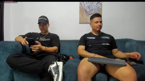 Snapshot of straight__friends chatting on 11.10.25 straight__friends online show from 11.10.25