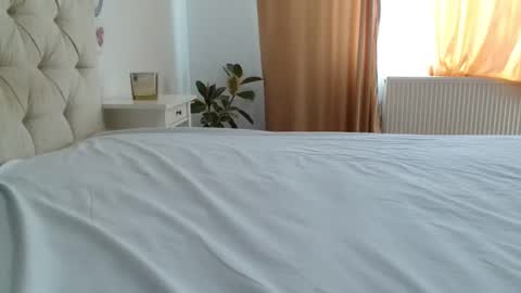 Vivian online show from 02.24.25