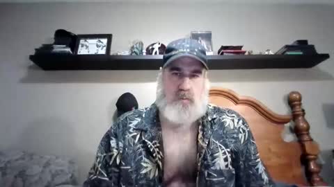 Straightbear4you online show from 10.15.25