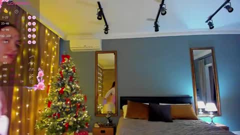 Laura online show from 01.08.25