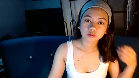 Snapshot of strawberry_kissesx chatting on 03.20.26 Kisses online show from 03.20.26