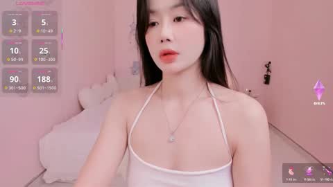 strawberry_loveee online show from 09.16.25