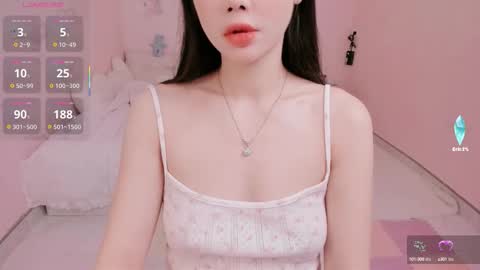 strawberry_loveee online show from 09.26.25