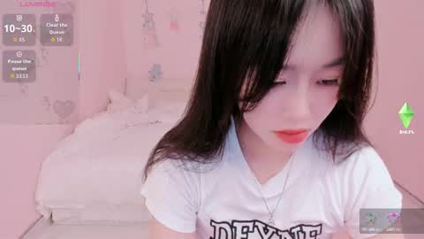 strawberry_loveee online show from 09.27.25