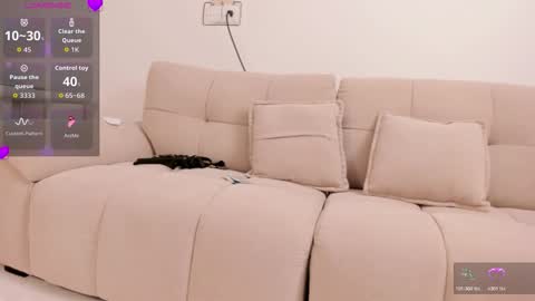 strawberry_ni09 online show from 11.04.25