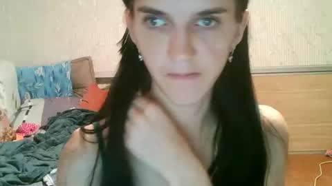 Snapshot of strawberry_storm chatting on 09.27.25 Strawberry Storm online show from 09.27.25