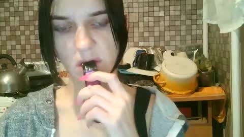 Snapshot of strawberry_storm chatting on 11.03.25 Strawberry Storm online show from 11.03.25