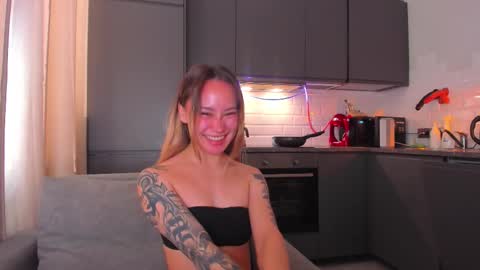 Tati and Lola online show from 09.29.25