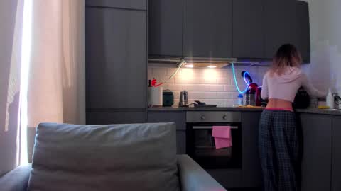 Tati and Lola online show from 10.17.25