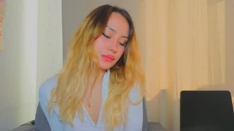 Tati and Lola online show from 04.17.26