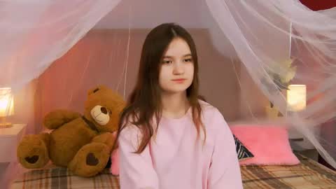 Snapshot of strawbunnybite chatting on 06.03.26 Bunny online show from 06.03.26