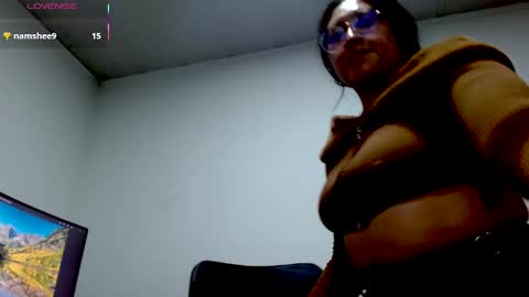 Snapshot of strawlux chatting on 06.06.26 strawlux online show from 06.06.26