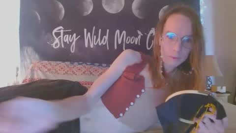 stray_dandelion online show from 11.12.25