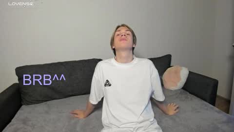 Streis  open pvt online show from 11.08.25