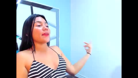 Snapshot of strella_moon chatting on 02.19.26 strella_moon online show from 02.19.26