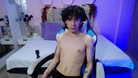 Nikolas And Sophia online show from 12.03.24