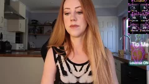 Snapshot of stripmequick chatting on 04.27.26 Amorina online show from 04.27.26