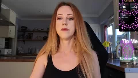 Snapshot of stripmequick chatting on 05.01.26 Amorina online show from 05.01.26