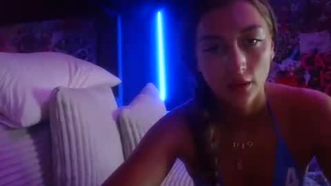 Snapshot of strippersofia chatting on 06.21.26 strippersofia online show from 06.21.26
