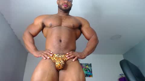 Snapshot of strong_george1 chatting on 12.13.24 strong_george1 online show from 12.13.24