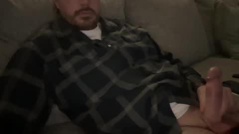 Snapshot of strongman4u2do chatting on 11.03.25 Jay online show from 11.03.25