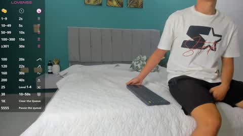 Snapshot of stroong_couple_ chatting on 01.25.25 Strong Couple online show from 01.25.25