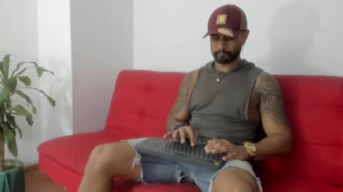 STUD HUNK LATIN online show from 12.12.24