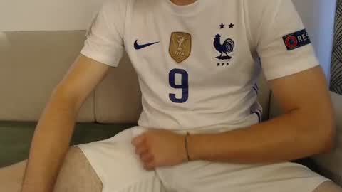 Snapshot of studfromparis chatting on 06.17.26 Stud From Paris online show from 06.17.26
