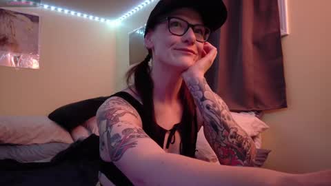 Snapshot of subbypunkruby77 chatting on 02.14.25 SubbyPunkRuby online show from 02.14.25