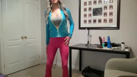Snapshot of submiss14 chatting on 05.24.26 Sissy Isabella online show from 05.24.26