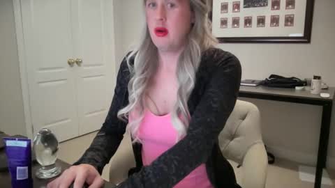 Snapshot of submiss14 chatting on 05.28.26 Sissy Isabella online show from 05.28.26