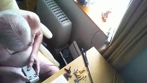 Snapshot of submissive1234567 chatting on 11.08.25 submissive1234567 online show from 11.08.25