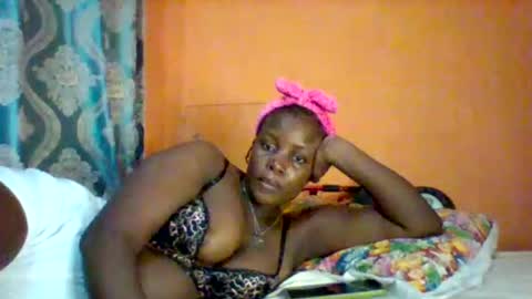 Snapshot of submissive_slut001 chatting on 01.11.26 submissive_slut001 online show from 01.11.26