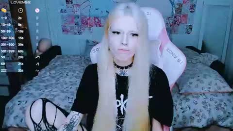 Snapshot of succubus_leslie chatting on 07.03.26 succubus_leslie online show from 07.03.26