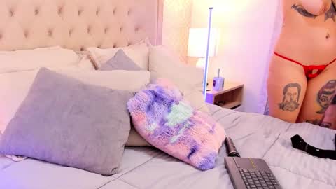 Luna  online show from 11.06.25