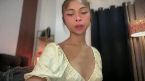 Snapshot of suckablechick chatting on 06.15.26 Marry online show from 06.15.26