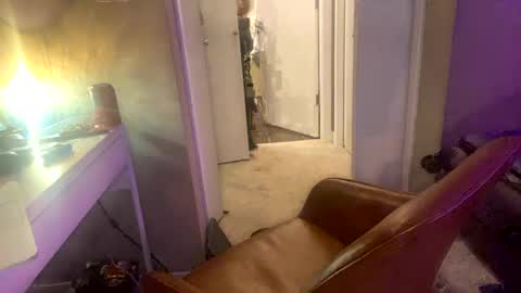 Snapshot of suckmythong410104 chatting on 12.18.24 SaraSabeen online show from 12.18.24