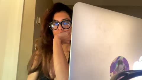 Snapshot of suckmythong410104 chatting on 12.20.24 SaraSabeen online show from 12.20.24