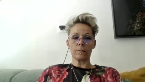 Snapshot of sucrette5629 chatting on 05.02.26 sucrette5629 online show from 05.02.26