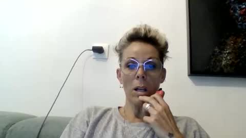 Snapshot of sucrette5629 chatting on 06.02.26 sucrette5629 online show from 06.02.26