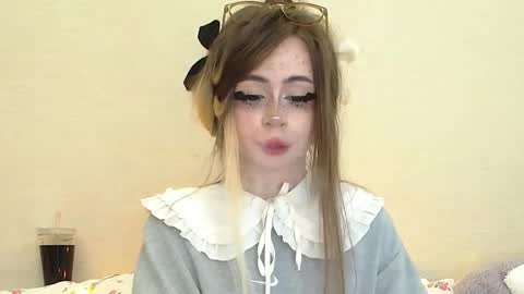 Snapshot of suemeow chatting on 05.28.26 Sue online show from 05.28.26