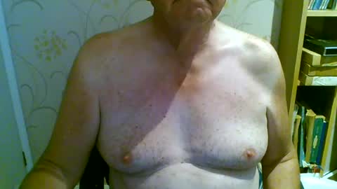 Snapshot of suffolkboy4 chatting on 07.15.26 suffolkboy4 online show from 07.15.26