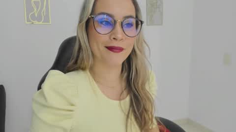 sugar_milff online show from 12.05.25