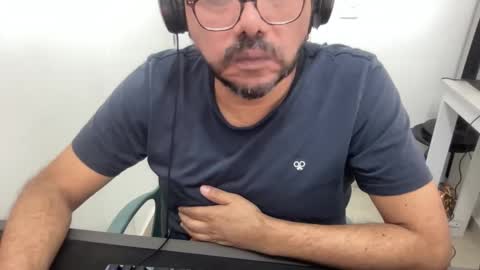 Snapshot of sugarhairybear chatting on 01.11.26 Johnny online show from 01.11.26