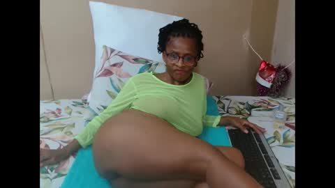 Snapshot of sugarpoppy24xxx chatting on 05.28.26 sugarpoppy24xxx online show from 05.28.26
